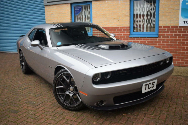 Dodge challenger v8