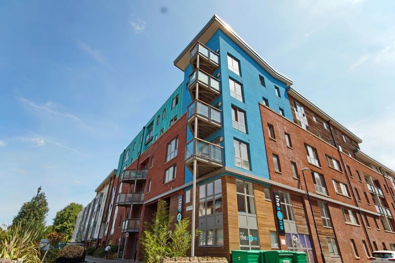2 bedroom flat in Ratcliffe Court, Barley Fields, City Centre, Bristol