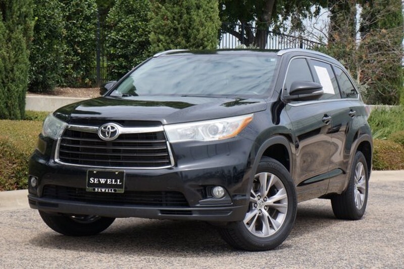 2015 Toyota Highlander, Attitude Black Metallic With