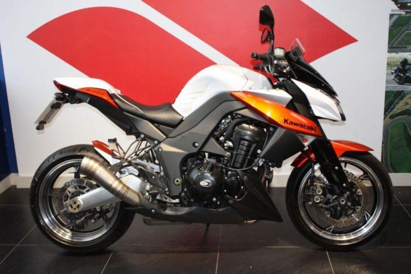 2010 60 KAWASAKI Z1000 ZR 1000, WHITE/ORANGE, HPI CLEAR, LOTS OF EXTRAS! in Brighton, East