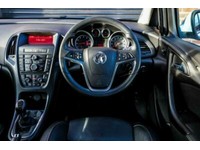 2015 Vauxhall Astra 1.4 LIMITED EDITION 5d 140 BHP Hatchback Petrol Manual