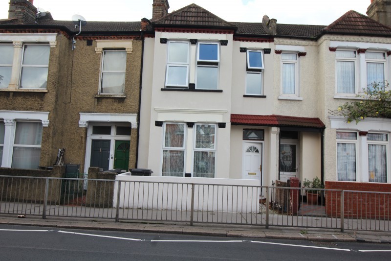 4 bedroom house in St. James's Road, Croydon, CR0 in Croydon, London