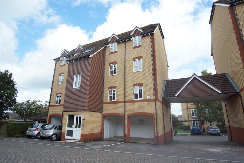 2 bedroom flat in Arthurs Close, Emersons Green, Bristol, BS16 7JB in