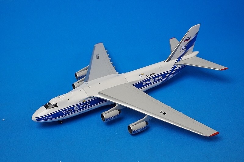 航空機・ヘリコプター 85 ANTONOV AN-124 1/400 Gemini Jets Amazon.com: GeminiJets Antonov AN-124 An-124 Large Transport