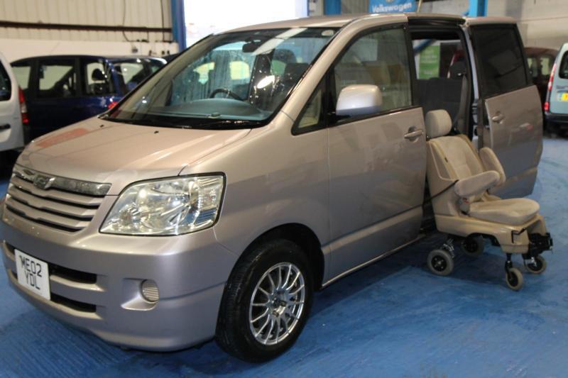Toyota Noah Wheelchair accessible car, wheelchair and lift included
