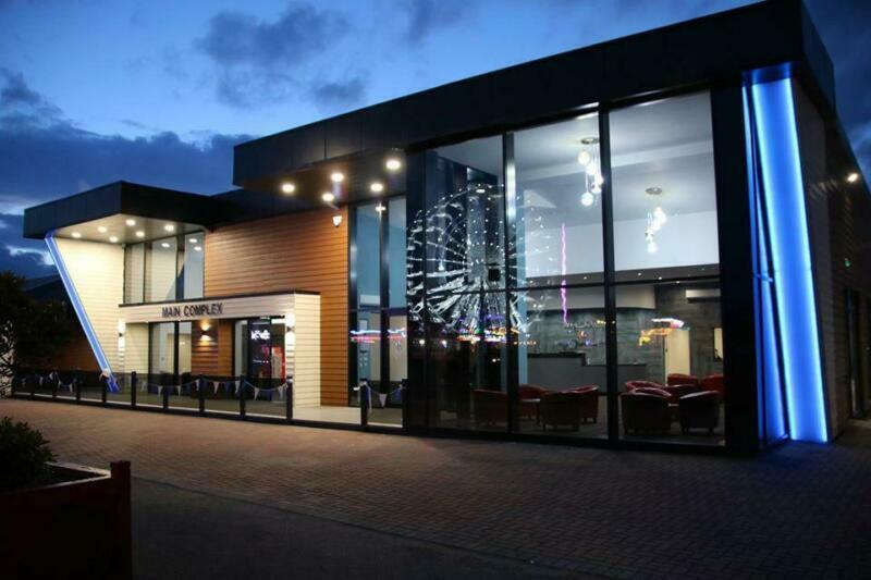 STATIC CARAVAN FOR SALE LYONS WINKUPS TOWYN OPEN CHRISTRMAS NEW YEAR