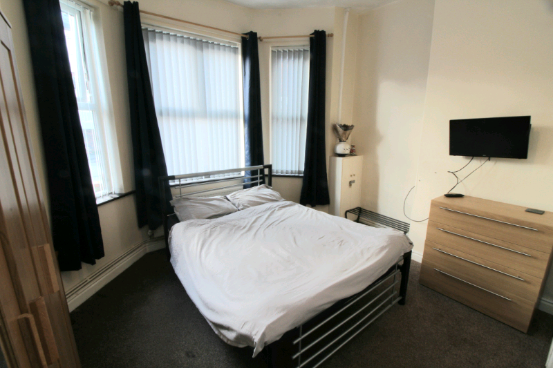 Large double Ensuite room available ST4 in StokeonTrent