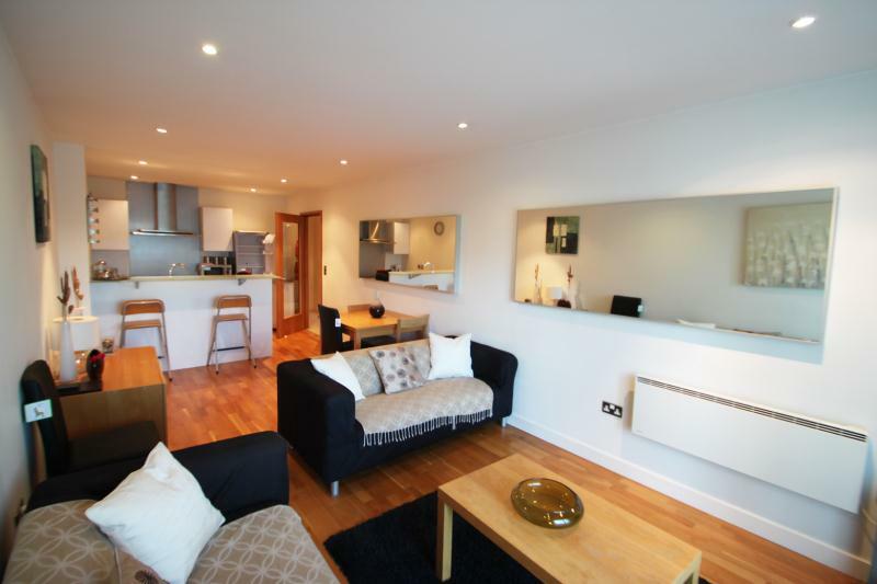 2 bedroom flat in St. Anns Quay, Quayside, Newcastle, NE1 2DJ in