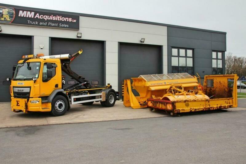 2015 (15) DAF LF LF280 (Euro 6) 4X2 18T Hook Loader (Spreader Gritter