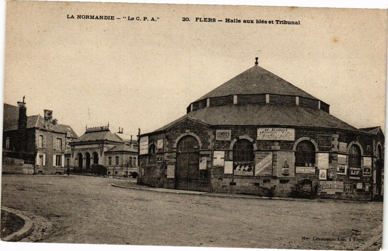 Cpa Flers .- Halle Aux Bles Et Tribunal (195965)