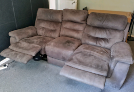 Recliner three seater sofa in excellent condition 