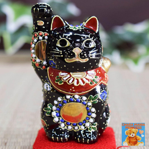 Japanese Maneki Neko Lucky Cat Figurine Kutani Ware Right