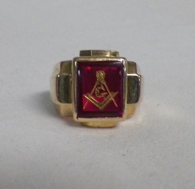 10K Gold Masonic Ring Mason Red Compass 8.53 grams Size 7-1/2