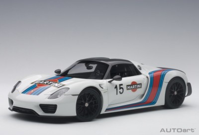 ポルシェ 918スパイダー 1/18 ブラック マルティーニ 1/18 Porsche 918 Spyder Weissach Package Black /Martini