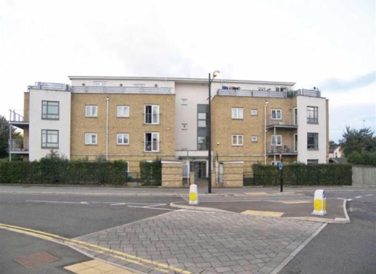 2 Bed apartment to rent in heart of hounslow in Heathrow, London