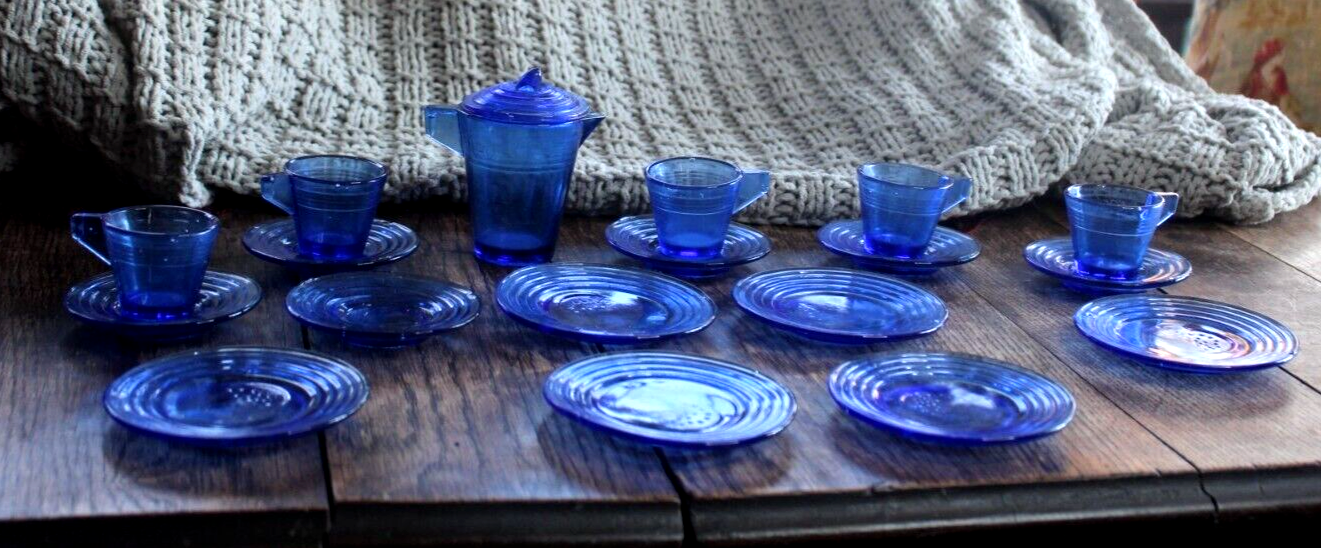 アクロ•アガットAkro Agate カップ＆ソーサー ミニチュア Akro Agate 21-Piece Stacked Disc Childs Tea Set - Multi
