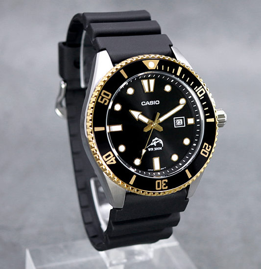 カシオ　Casio Duro MDV-106G-1AVCF デューロ　クォーツ MDV106G-1AV | Black and Yellow Men's Analog Watch | CASIO