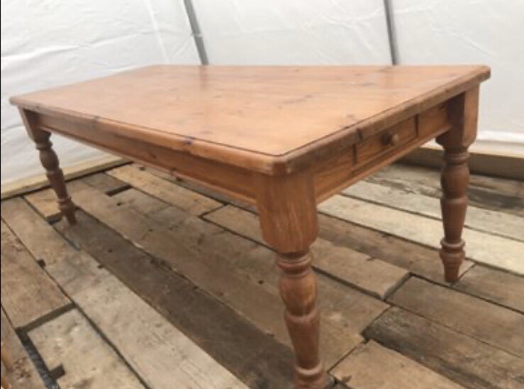 7ft solid pine farmhouse dining table great condition in Wembley