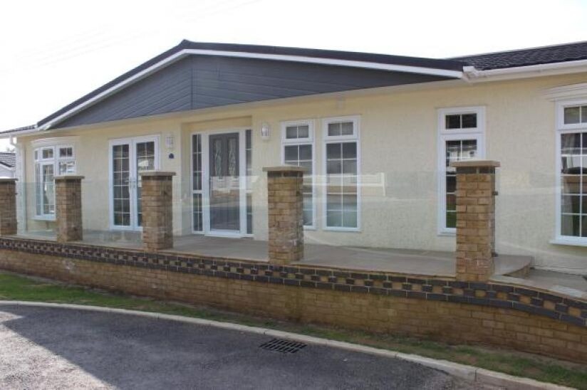 Omar Heritage Park Home 50x20 On Reculver Court Herne Bay