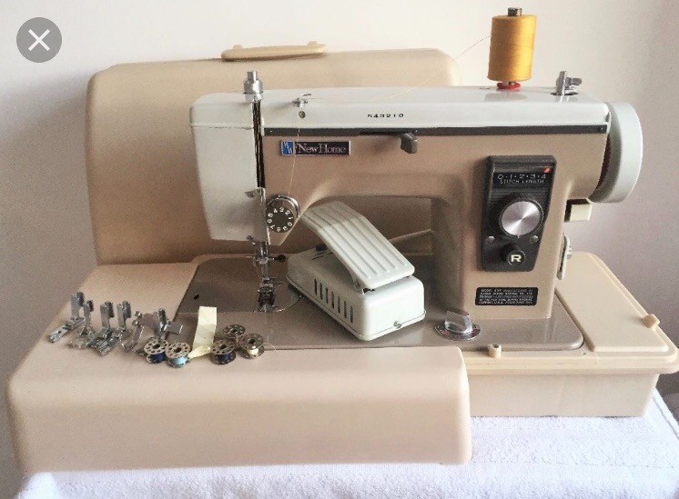 Janome Semi industrial sewing machine with extention table sews