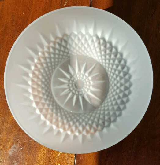 Vintage Arcoroc France Diamond Pattern Starburst Frosted Serving/Fruit Bowl
