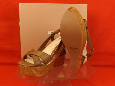 Pre-owned Miu Miu 5z6936 Brown Texture Leather Wooden Stitched Platform Sandals 39.5