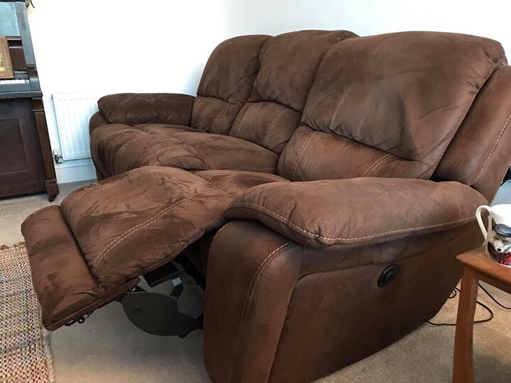 3 seater electric recliner sofa (faux suede leather) in Leamington
