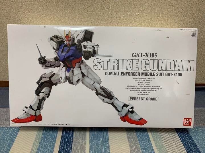 模型+プラモデル BANDAI - 1/60  Strike Gundam GAT-X105 Seed Bandai Gundam SEED GAT-X105 Strike Gundam PG 1/60 Model Kit