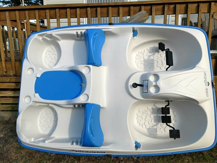 SUNDOLPHIN Sun Dolphin Sun Slider 5 Seat Pedal Boat With Canopy