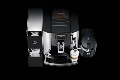 Jura E8 Automatic Coffee Center Cappuccino/Espresso Machine & Milk Frother - Chr