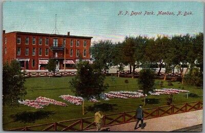 1910s MANDAN, North Dakota Postcard ''N.P. Depot Park'' / MANDAN Flower Bed