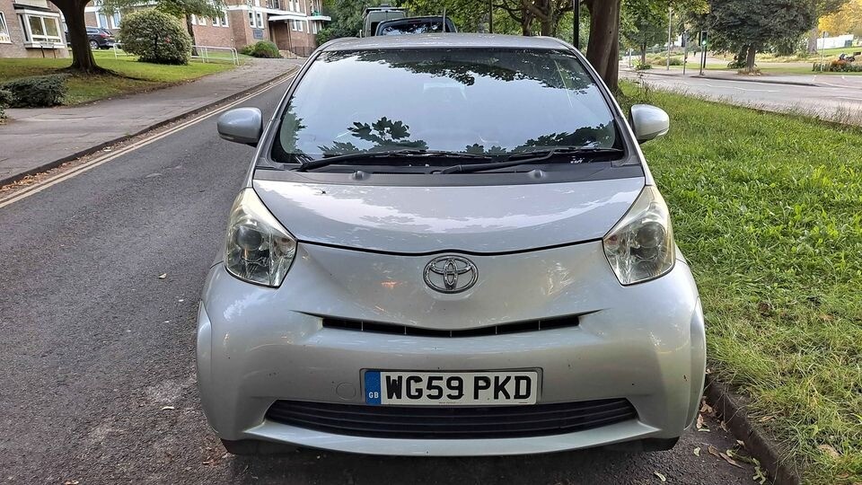 Toyota iq 2010