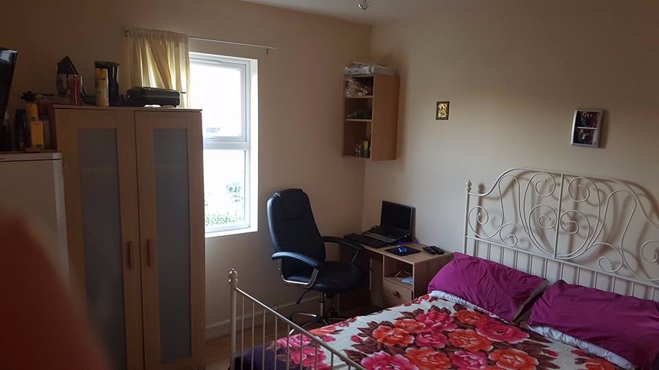 Recently decorated small studio/bedsit flat to rent in N17 Bruce Grove