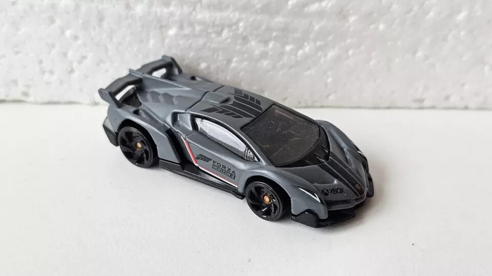 ホットウィール　ランボルギーニベネノ HOT WHEELS LAMBORGHINI VENENO GRAN TURISMO RETRO