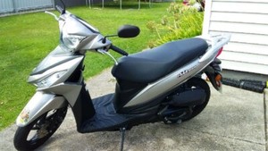 Скутер suzuki run