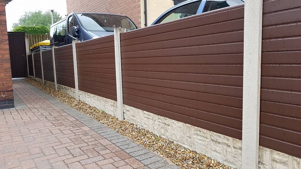 Composite fence panels plastic fence panels in brown +++ £150 for 20x
