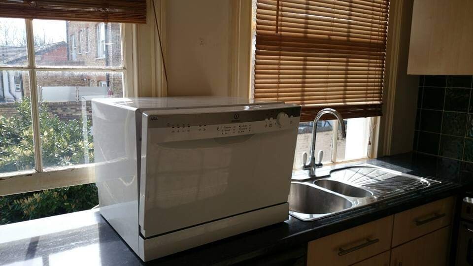 Portable Countertop Dishwasher Indesit Icd661 In London Gumtree