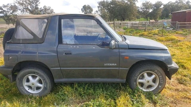 Soft top suzuki vitara