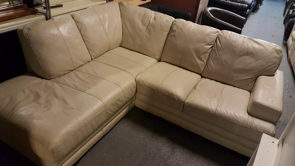 CREAM LEATHER CORNER SOFA FOR SALE in Oldham, Manchester Gumtree