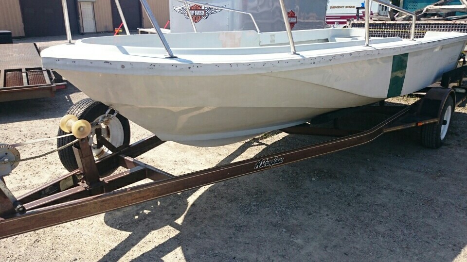 1995 Boston Whaler Classic Outrage 17 I