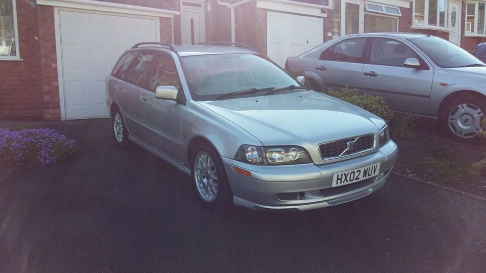 Volvo v40 2002