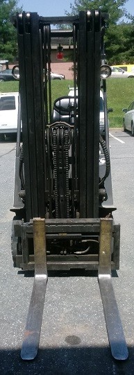 Caterpillar EC15 Electric Forklift - Three Stage Mast