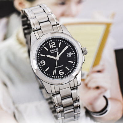 Casio Women s Watch Metal Band Silver Black Original New LTP 1215A
