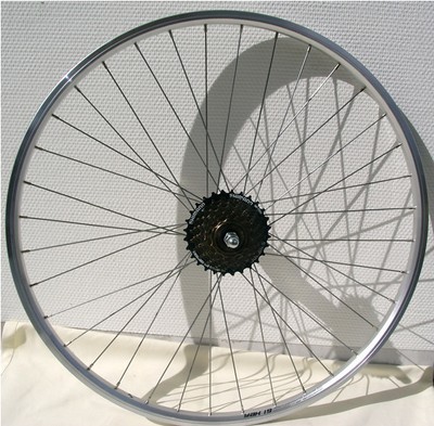 HK26 Hinterrad 26 Zoll  Laufrad mit Zahnkranz 7-fach Hohlkammerfelge silber