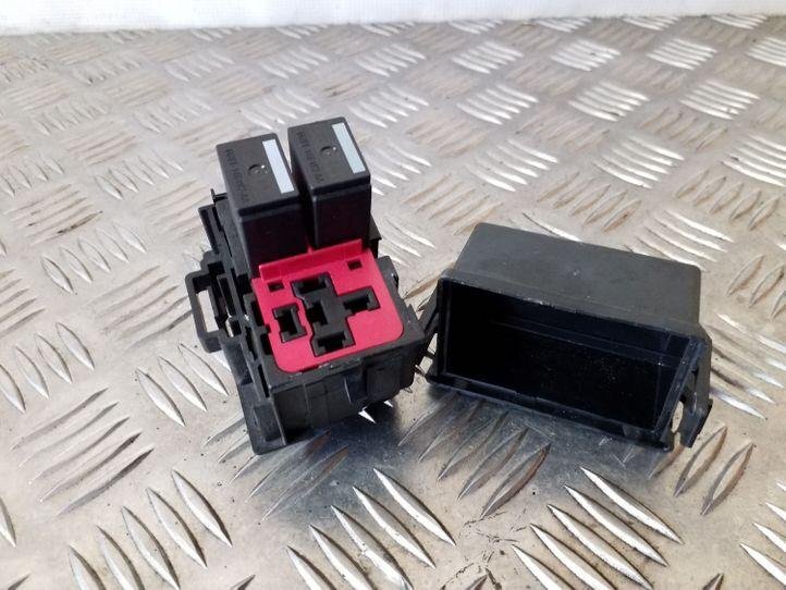 Volvo Xc60 Ii 246 4ra00781307 Relais 2.40 Diesel 140kw 2010 25148753