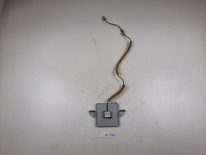 Toyota Prius Sedan W1 8965047210 Amplificateur D'Antenne Bootlid 1.50 25006326