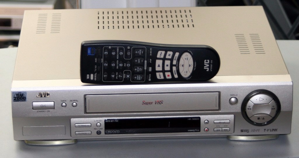 JVC HRS6600EK Super VHS SVHS Video Recorder in Wakefield, West