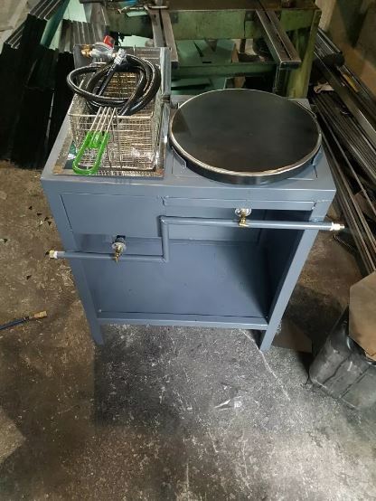 Comertial Grade Natural Gas Single Crepe and Fryers Vintage Machine with table