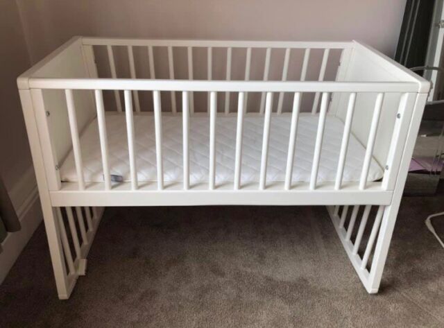 Wooden Mamas And Papas Rocking Crib As New Condition Barely