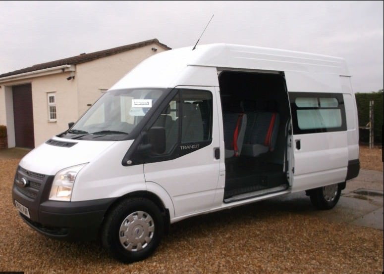 Large 9 Seater Van / Minibus available for multiple tasks. Glasgow area